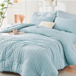 Hymokege Lake Blue Queen Comforter Set Seersucker 7 Pieces, All Season Luxury Bed in a Bag for Bedroom, Bedding Set With Comforters, Sheets, Pillowcases & Shams