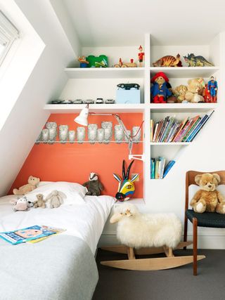 kids room ideas with custom shelving in alcove