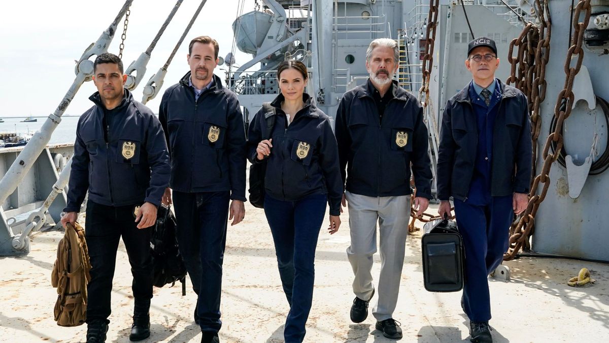 Wilmer Valderrama, Sean Murray, Katrina Law, Gary Cole and Brian Dietzen in NCIS