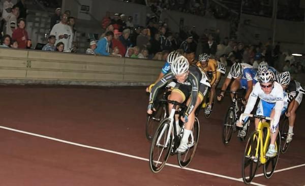 Isabella King slipped past Megan Dunn to win the women's A Grade Scratch Race.