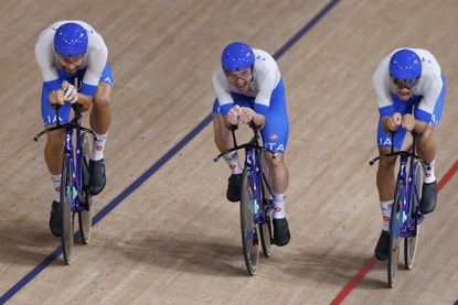 The Italian team in the Tokyo 2020 Olympic Men's team pursuit final