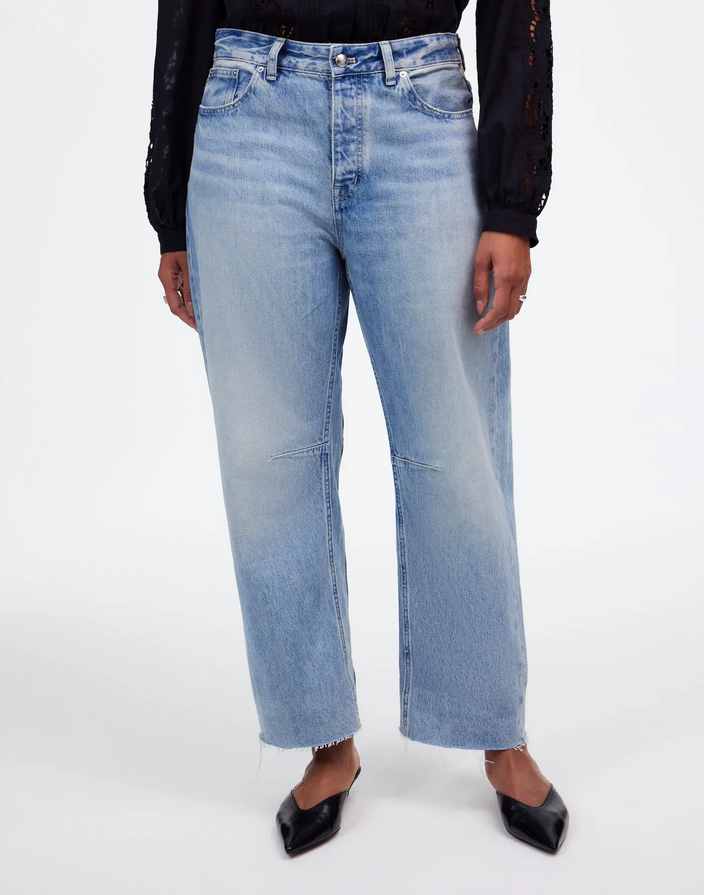 Madewell, The Curvy Darted Barrel-Leg Jean in Edmonson Wash: Raw Hem Edition