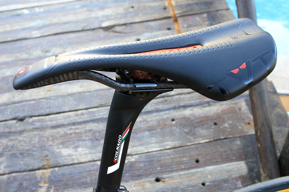 Elisa Longo Borghini's (Wiggle High5) Colnago C60 comes with an Astute Star Lite saddle