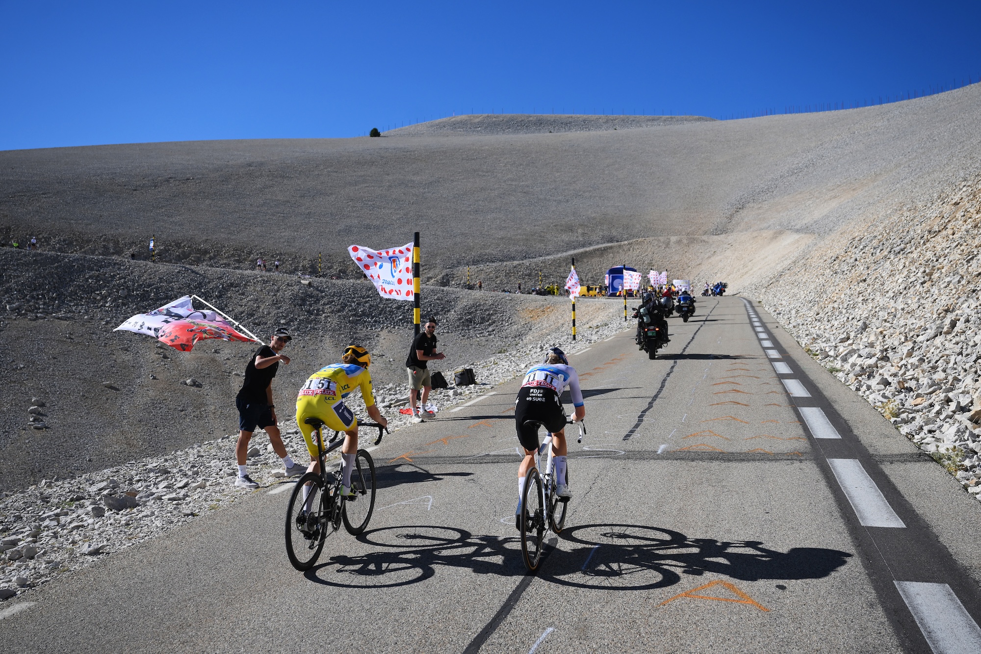 MONT VENTOUX, FRANCE - AUGUST 07: (L-R) Marlen Reusser of Switzerland and Team Movistar - Yellow Leader Jersey and Demi Vollering of Netherlands and Team FDJ United - SUEZ compete in the chase group climbing to the Mont Ventoux (1901m) during the 5th Tour de France Femmes 2026, Stage 7 a 146.8km stage from La Voulte-sur-Rhone to Mont Ventoux 1901m / #UCIWWT / on August 07, 2026 in Mont Ventoux, France. (Photo by Alex Broadway/Getty Images)