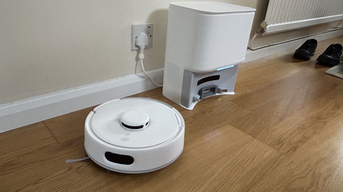 Switchbot Mini Robot Vacuum K10+ Pro review: compact cleaning dust ...