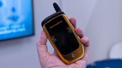 Commodore Callback 8020 flip phone