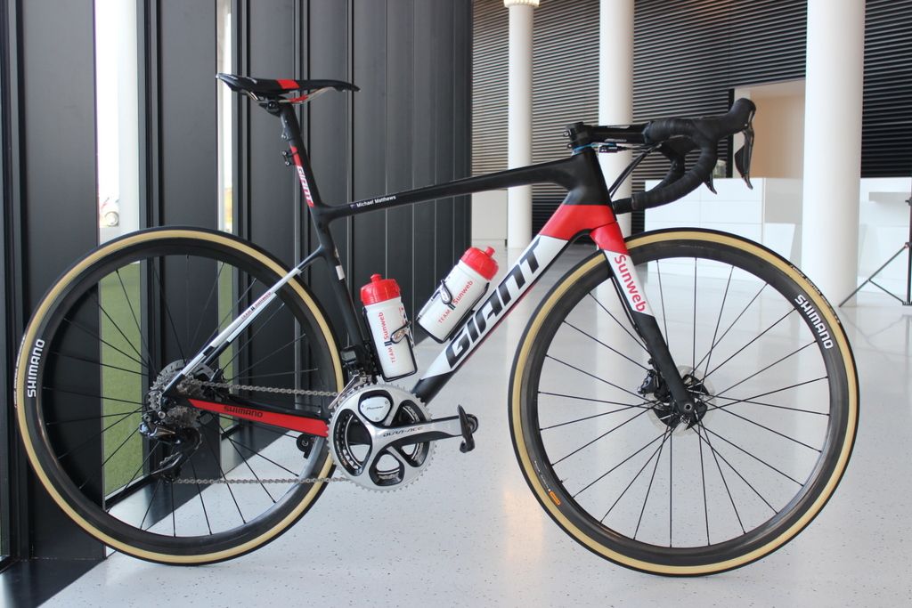 Matthews' Giant Defy SL sports a nearly complete Shimano Dura-Ace 9170 electronic/hydraulic group - only the cranks are older 9000 Dura-Ace with a Pioneer power meter