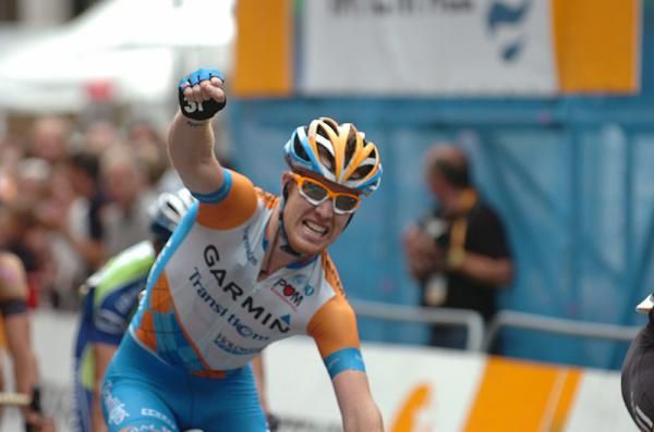 Tyler Farrar (Garmin - Transitions) punches his fist in the air as he won his second straight Vattenfall Cyclassics.