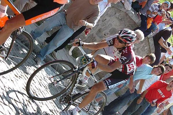 Carlos Sastre (CSC) was aggressive again on stage 18
