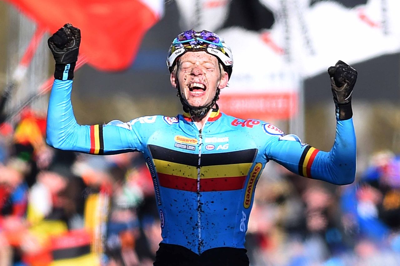 Michael Vanthourenhout (Belgium) wins the U23 world title