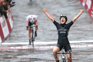 Longo Borghini wins Strade Bianche Women