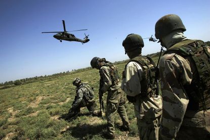 Iraqi special forces accompanied by U.S. soldiers 