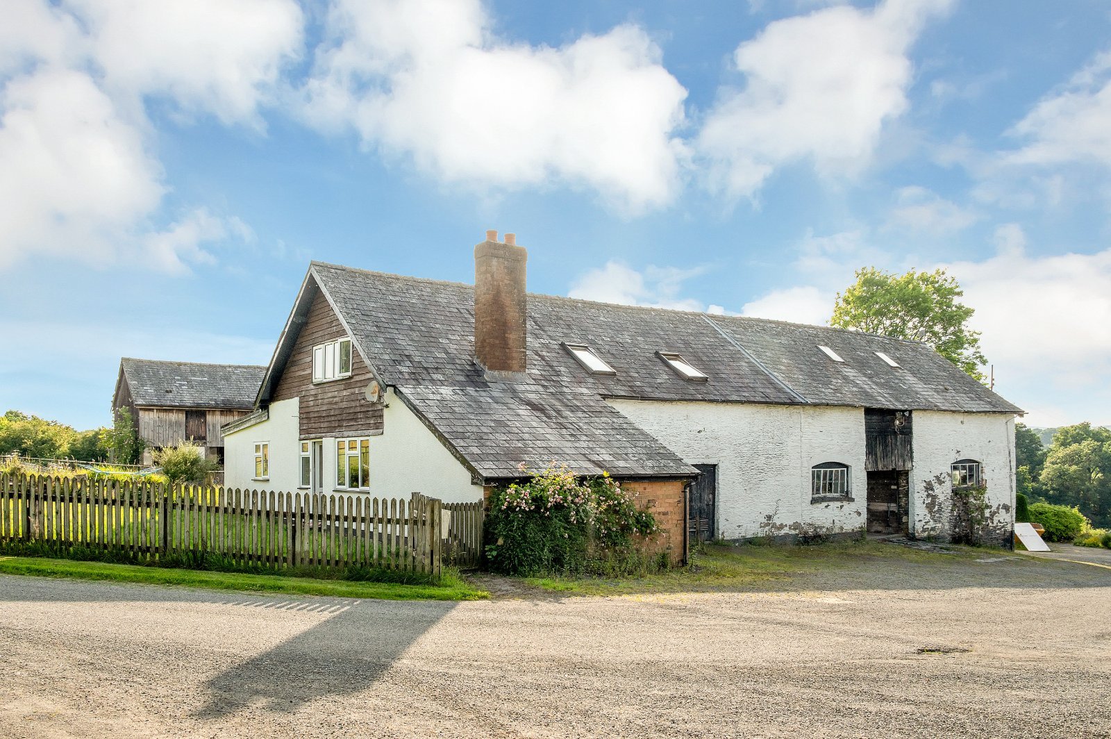 Cefnllysgwynne Estate Property for Sale