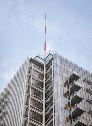 paddington square by renzo piano building workshop with its elevated glass cube