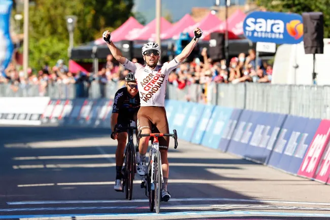 La vittoria di Vendrame a Bagno di Romagna (Getty Images Sport)