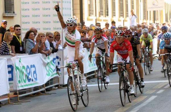 Pozzato (Katusha) wins the fifth Memorial Cimurri.