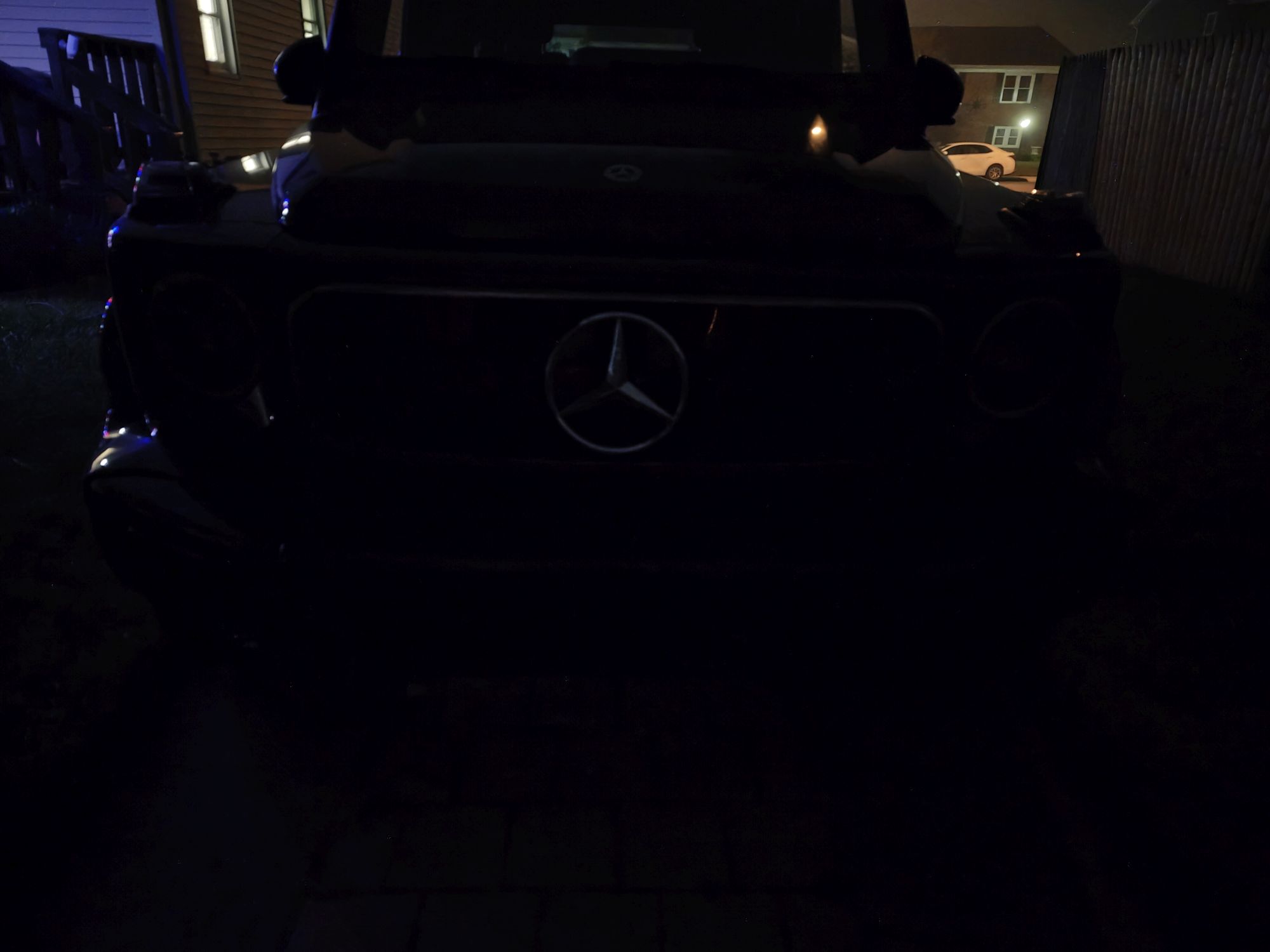 Motorola Razr Ultra 2025 low light sample.