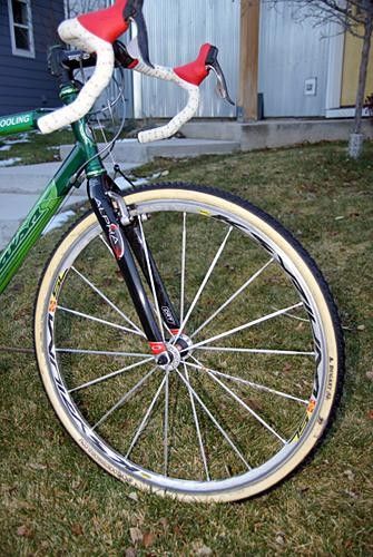 Summerhill was running the tubular version of Mavic's Ksyrium SL the day we caught up with his bike.