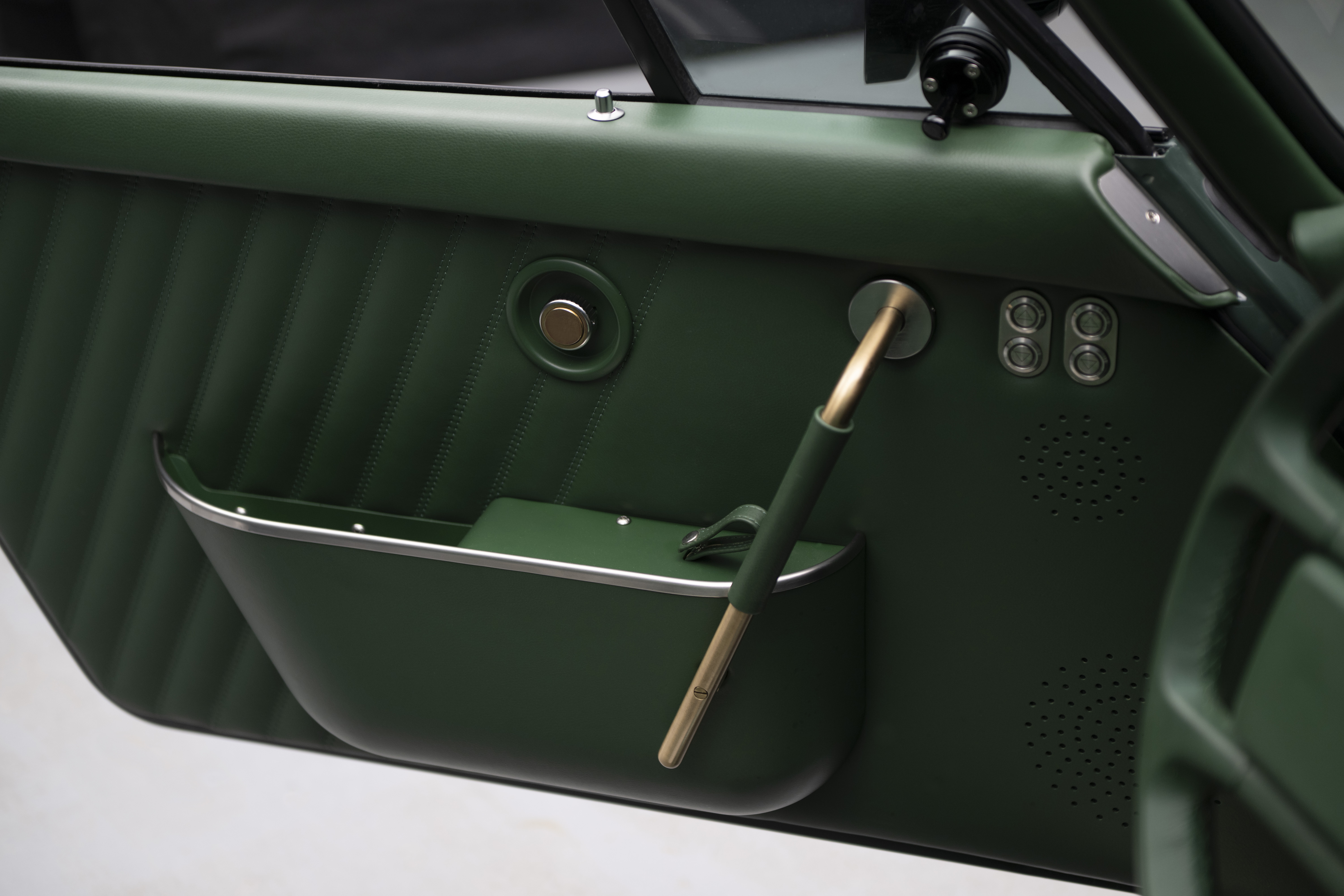 Green Porsche targa designed by david/nicolas