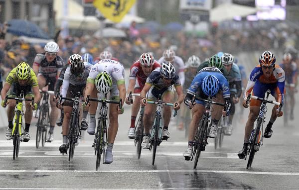 Marcel Kittel (Argos-Shimano) wins the sprint in Schoten
