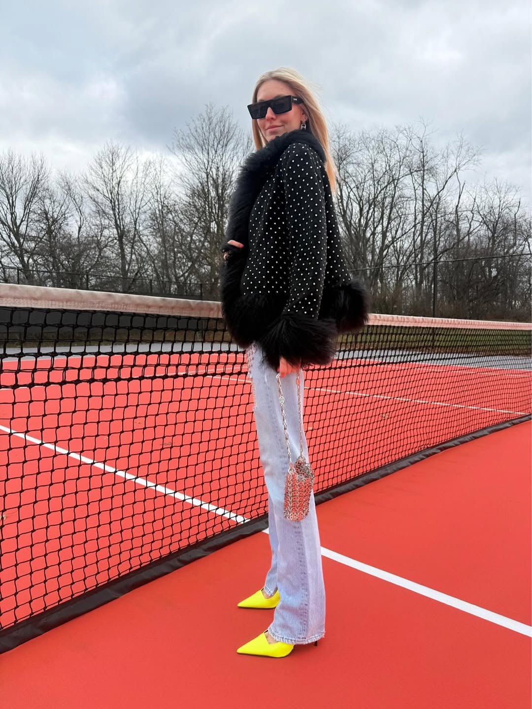 woman wearing jeans with heels outfit 2026