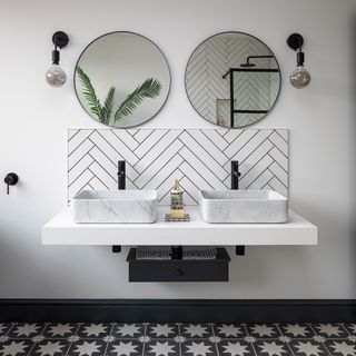 bathroom with printed grey tiled flooring