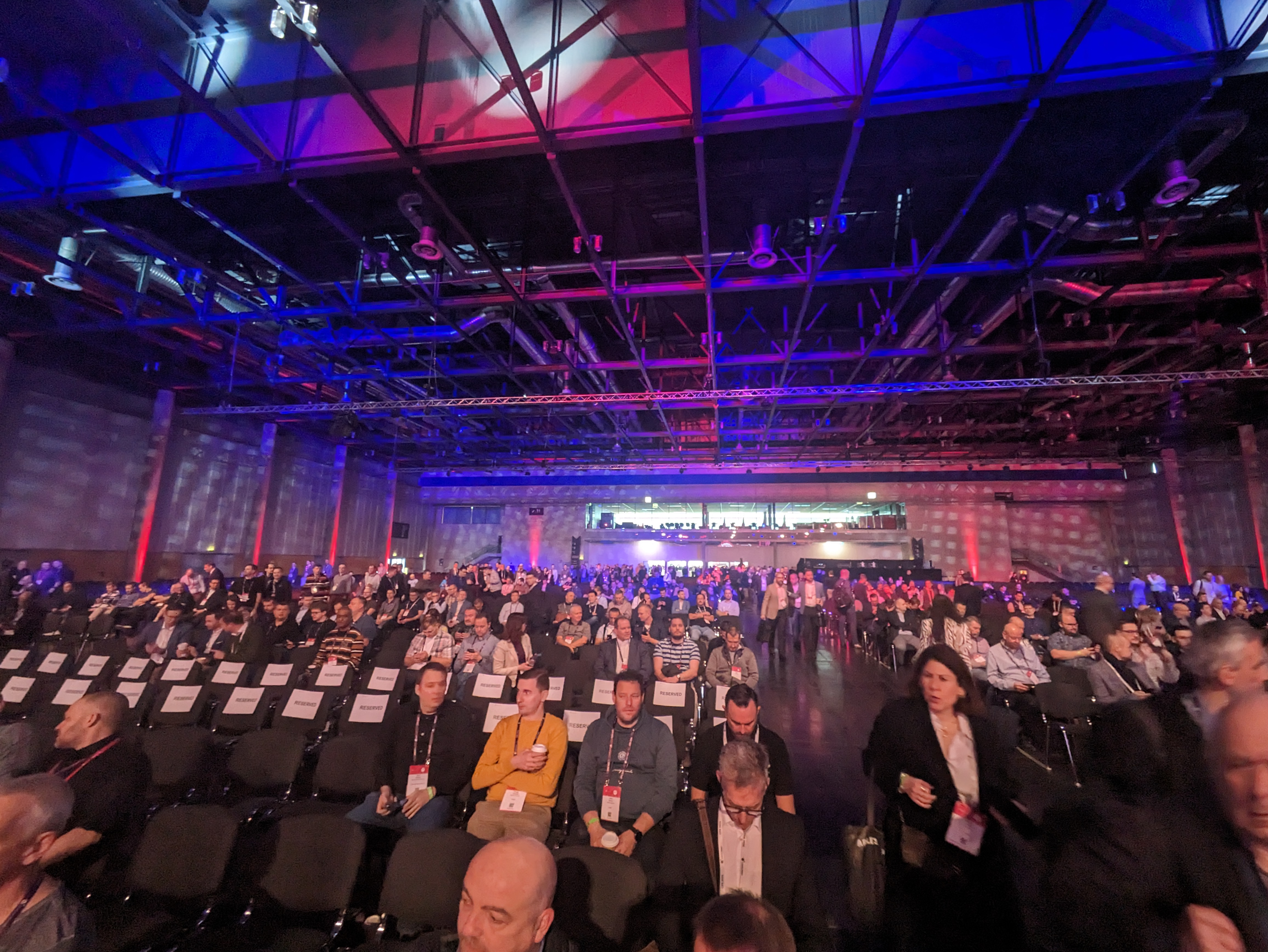 People filing into keynote theatre