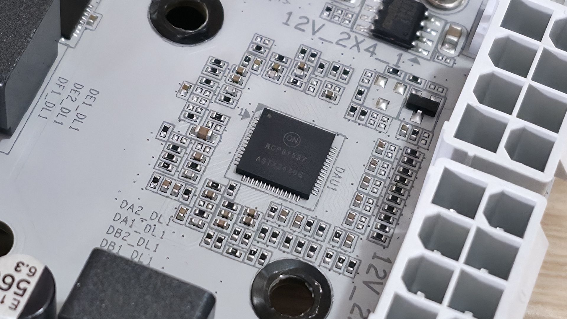 Gigabyte Z890M Aorus Elite Wifi7 Ice - ICs