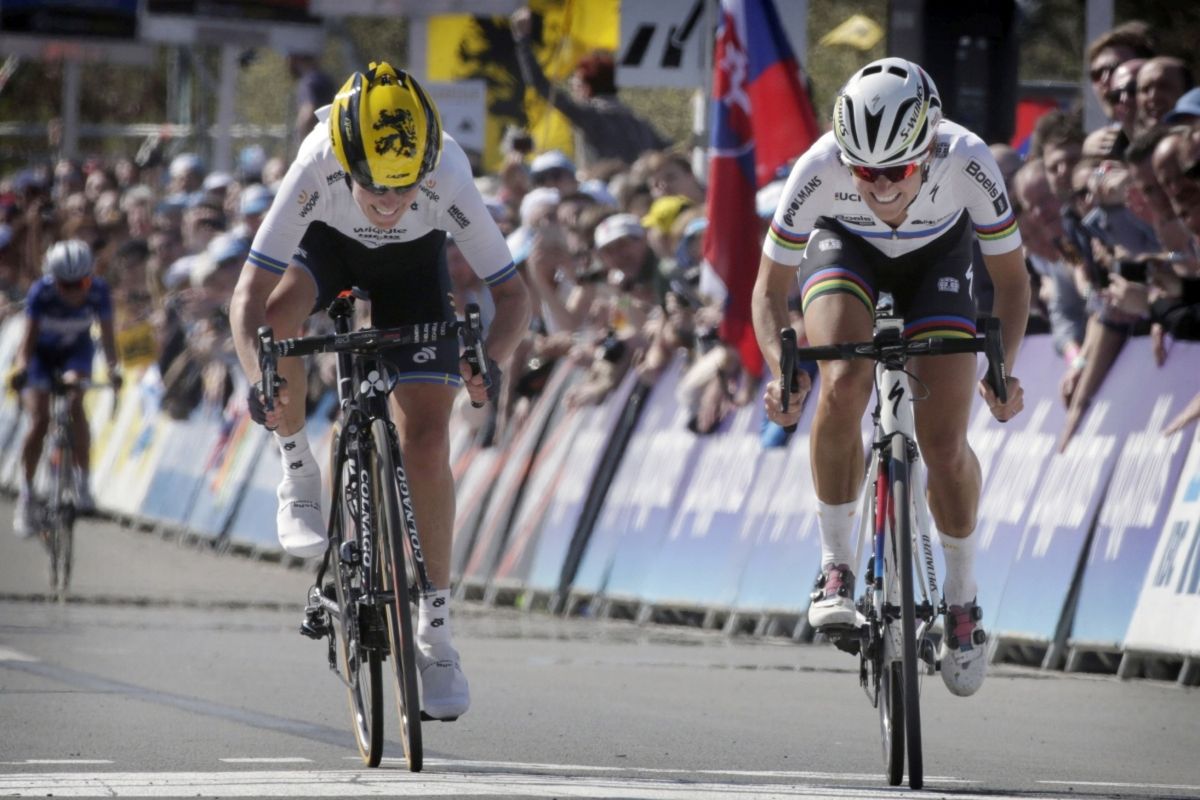 Lizzie Armitstead (Boels Dolmans) winning the Tour of Flanders