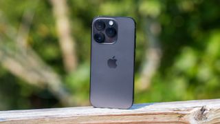 iPhone 14 Pro successful  Space Black connected  ledge