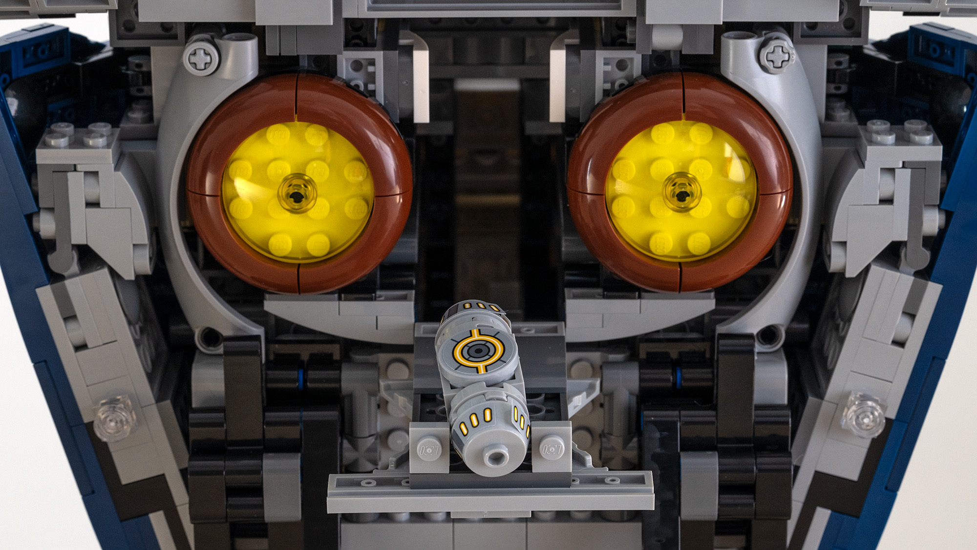Lego Star Wars UCS Jango Fett&rsquo;s Firespray-Class Starship (75409) rear thrusters with seismic charge on hinged flap 