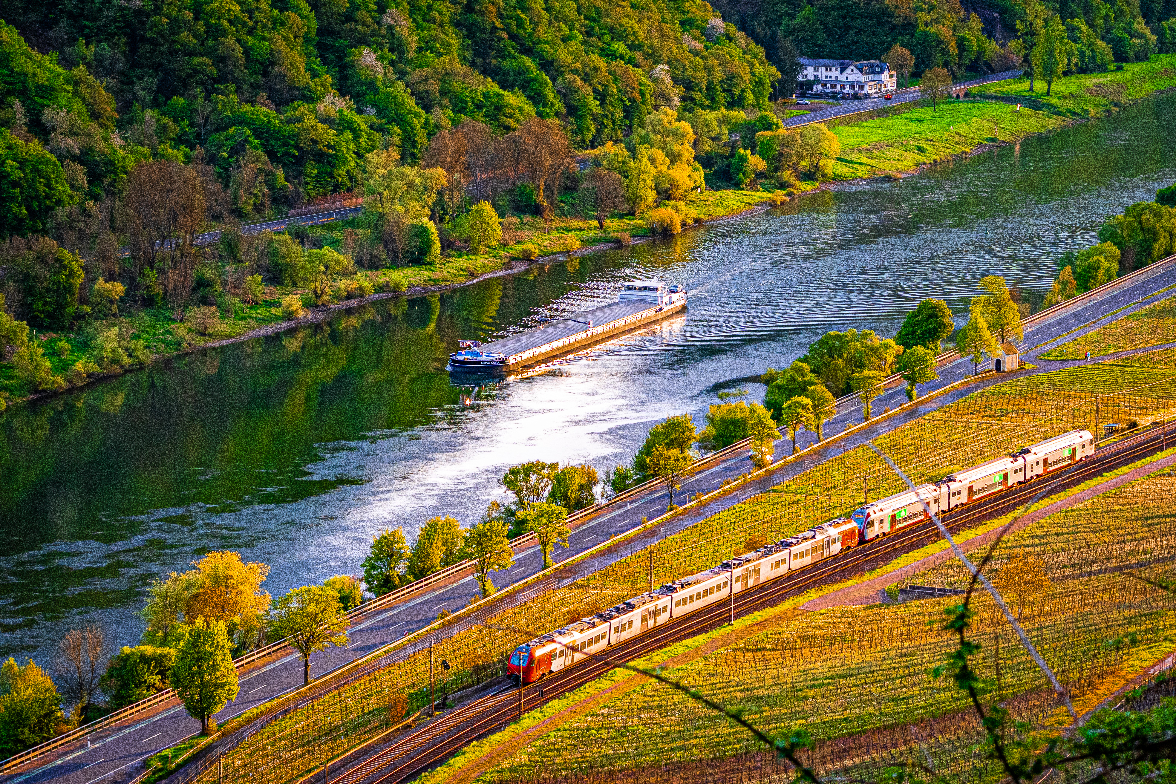 GuruShots - Travel Tales 2025