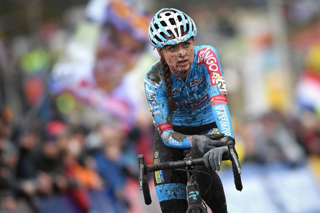 Denise Betsema crosses the line