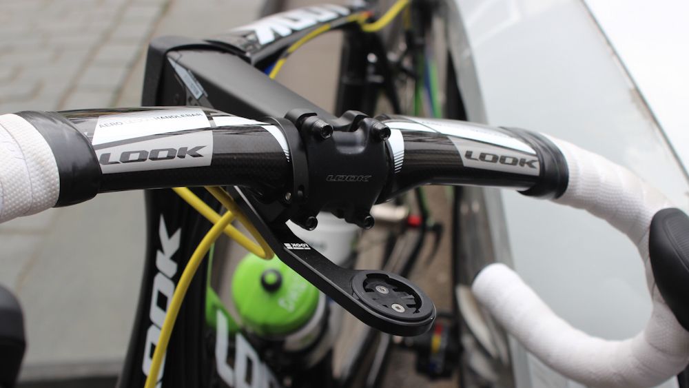 The stem was paired with Look aero handlebars