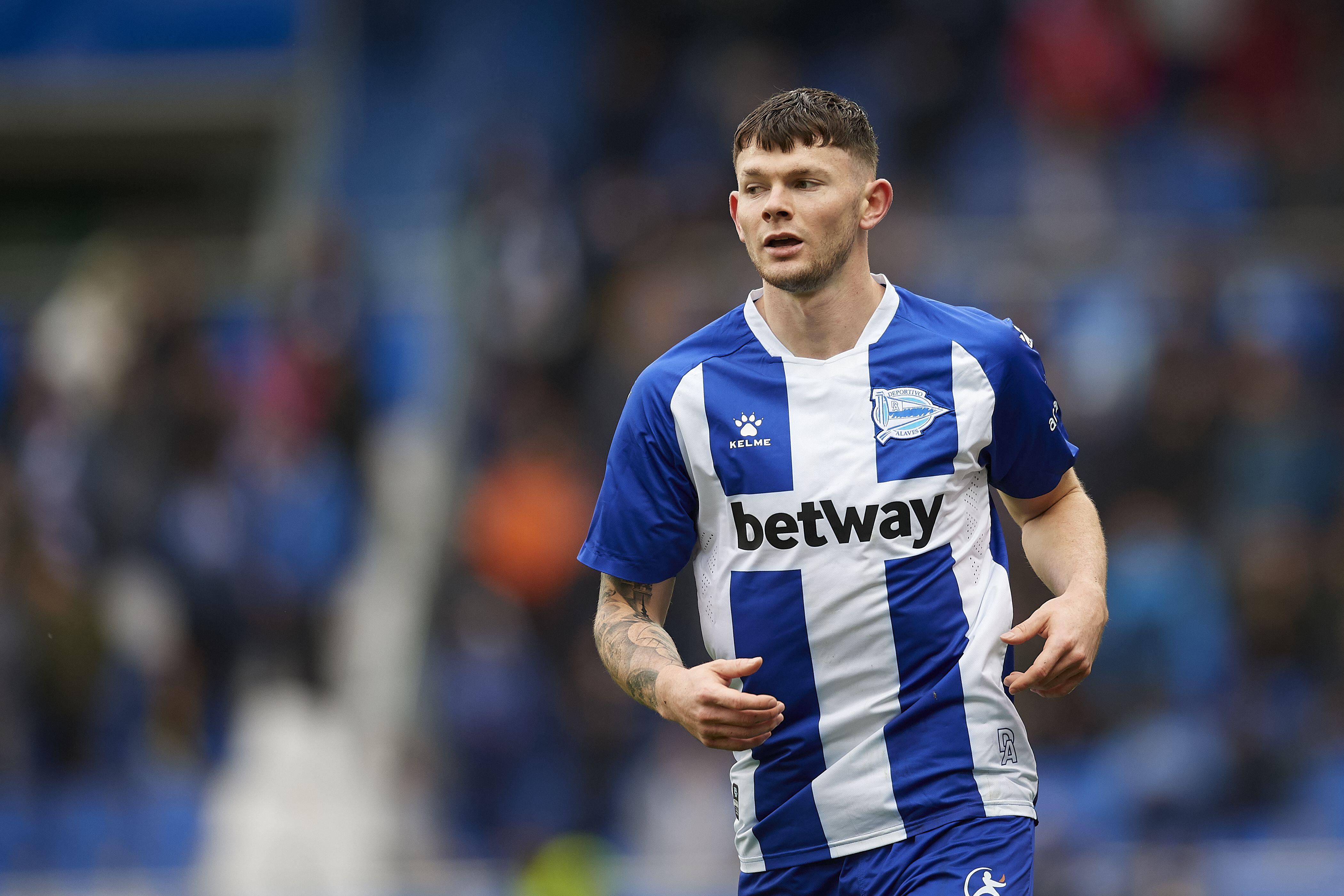 Oliver Burke in action for Deportivo Alaves in 2019