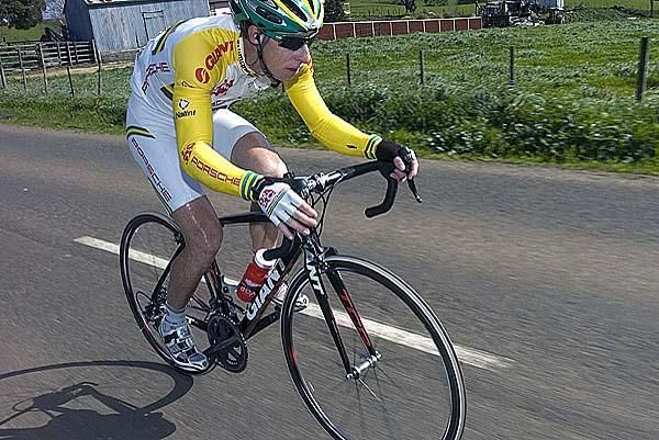 Peter McDonald (Drapac Porsche), the reigning Australian Road Champion, was powering along in the lead group and looking for a podium finish.
