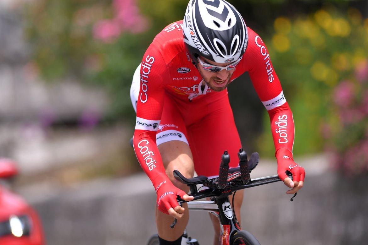Jesus Herrada had a bit of a wardrobe malfunction before the start