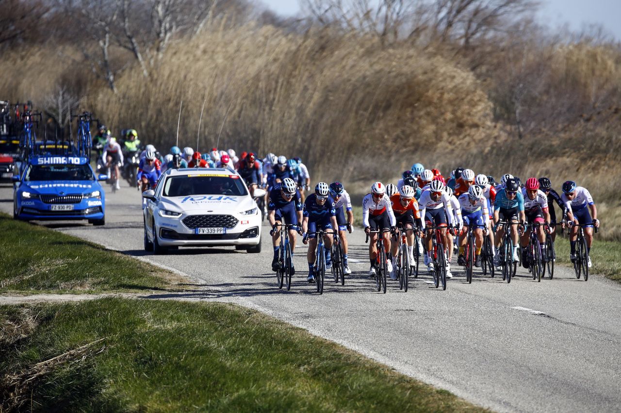 Tour de la Provence 2022 7th Edition 1st stage Istres Les Saintes Maries de la Mer 1518 km 11022022 Echelons Echelons Jos Joaquin Rojas ESP Movistar Team Mathias Norsgaard DEN Movistar Team Tom Van Asbroeck BEL Israel Premier Tech photo Roberto BettiniSprintCyclingAgency2022
