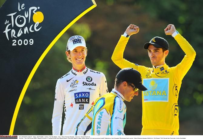 Andy Schleck on the podium, placing 2nd in the 2009 Tour de France behind Alberto Contador and ahead of Lance Armstrong