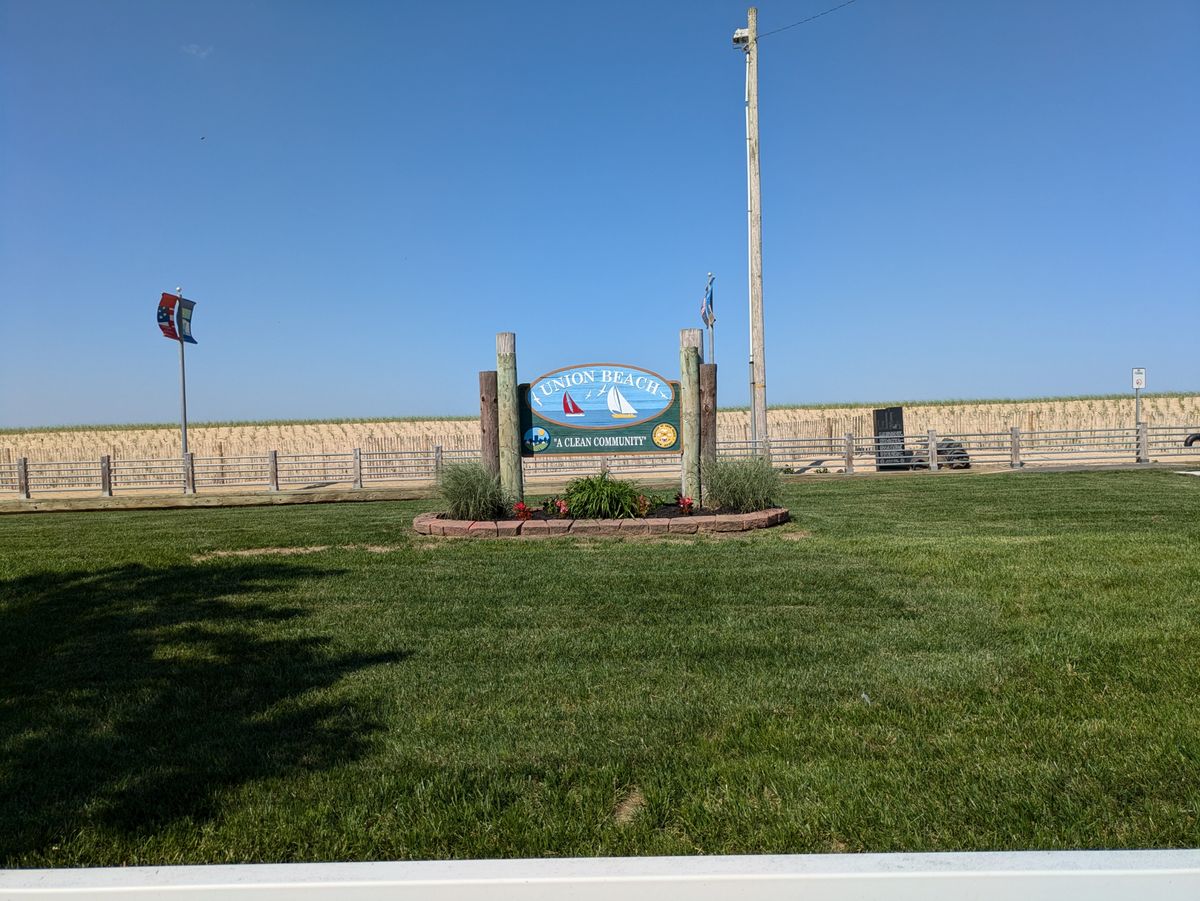 Google Pixel 8a daytime sample.