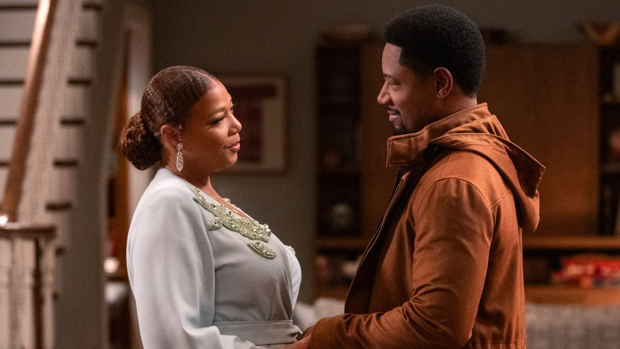 Robyn and Marcus holding hands and staring in each other's eyes in The Equalizer series finale