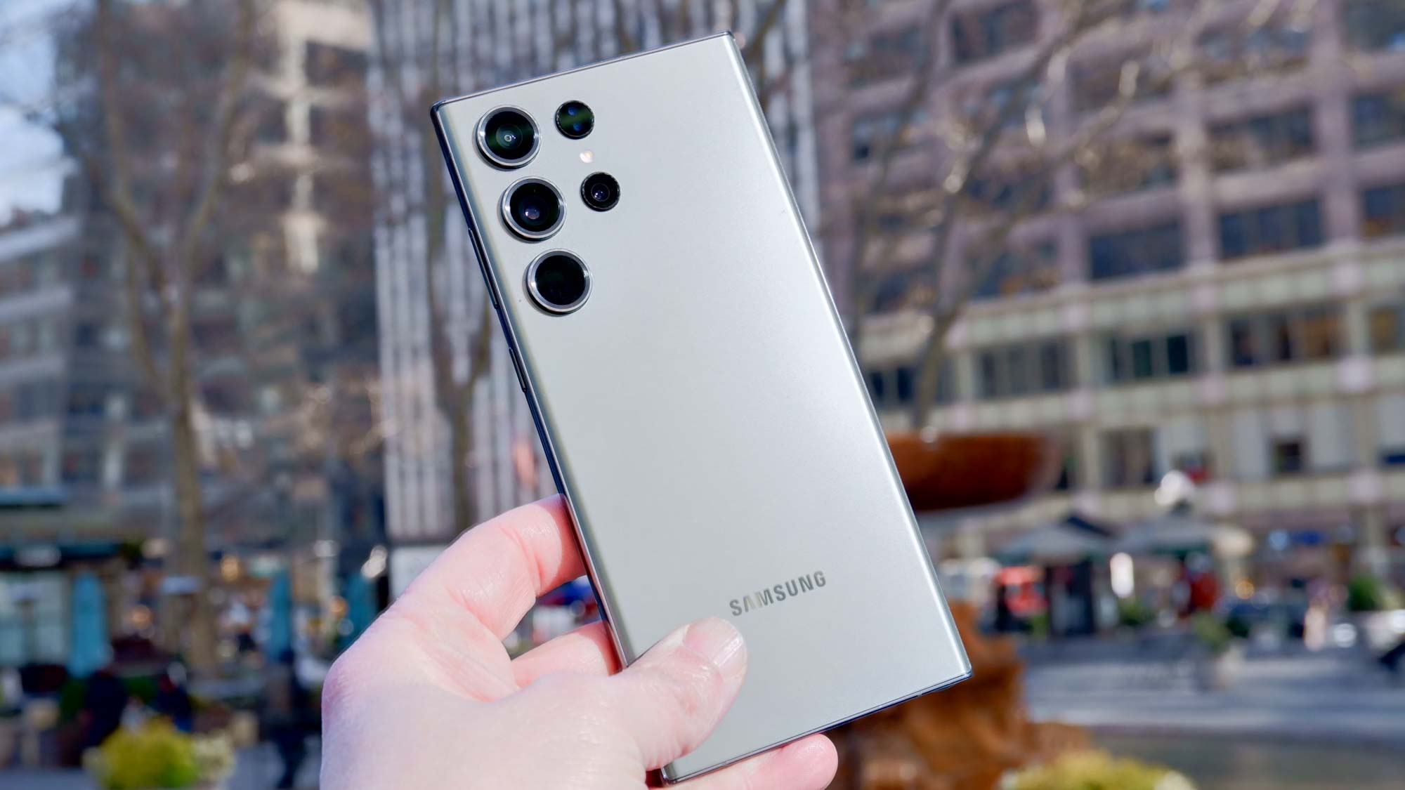 Samsung Galaxy S23 Ultra vuelve a las cámaras verdes mostrando