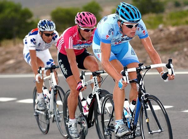 Tom Stamsnijder (Gerolsteiner) leads the successful escape.