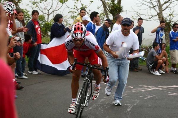 Juan Rojas (Plycem-JPS-Orbea) powers to a fourth place finish in the time trial.