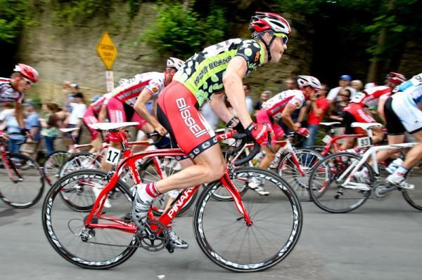 Kyle Wamsley (Bissell) going hard to hold on to the climbers jersey.
