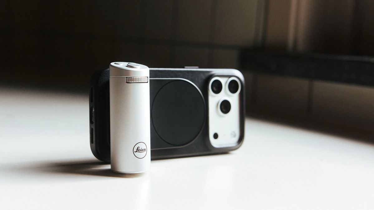 Leica LUX 2.0 update and new grip