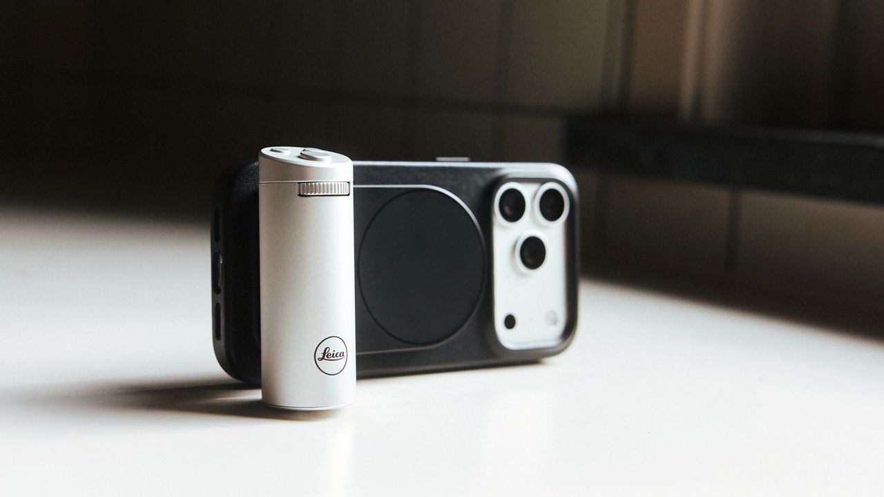 Leica LUX 2.0 update and new grip