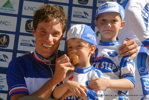 Sylvain Chavanel and his children celebrate his victory
