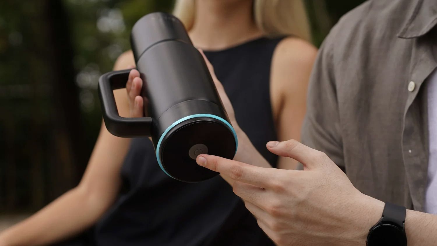 This clever gadget looks like a Stanley tumbler but doubles as a portable blender