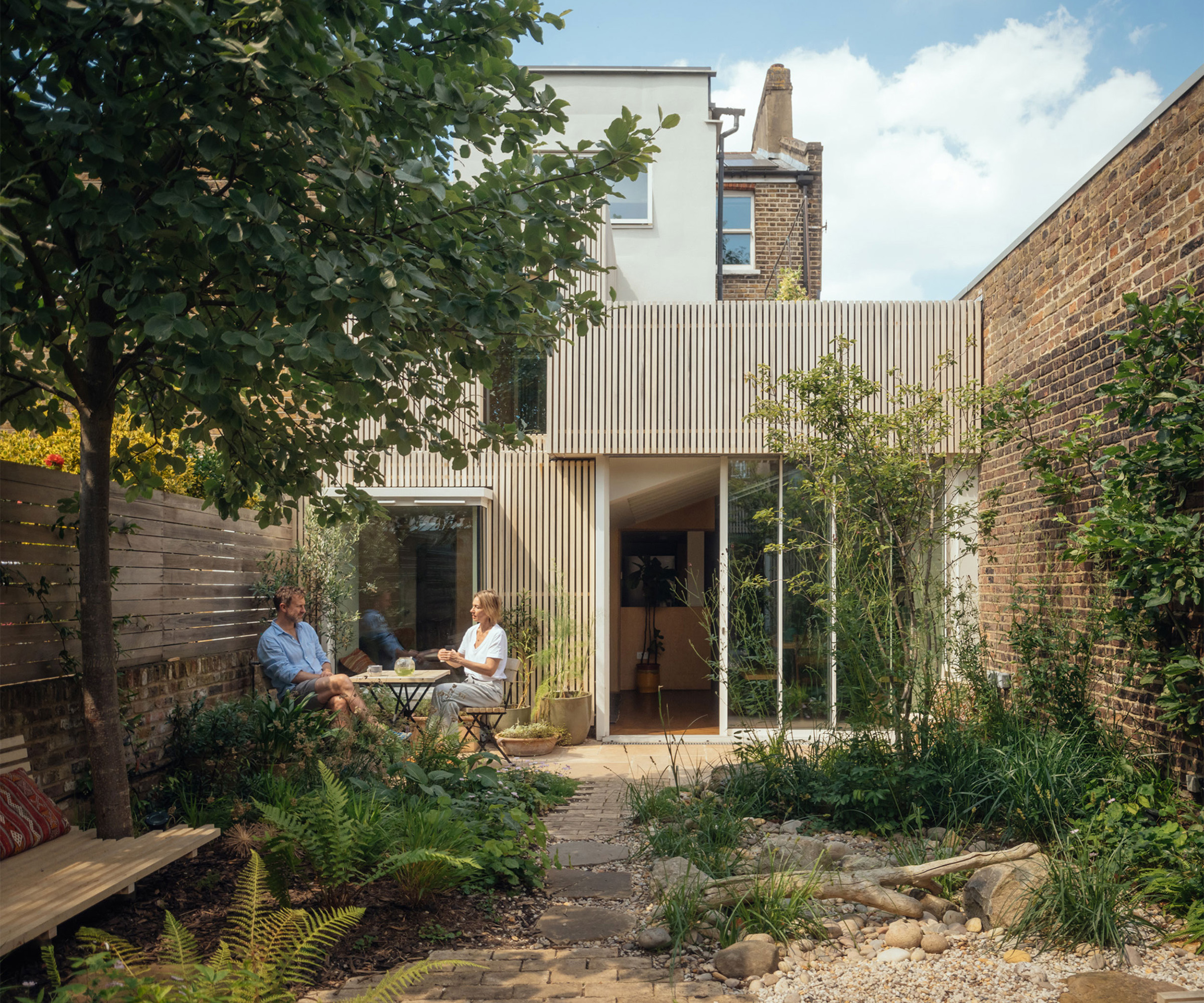 Timber frame extension clad in robust and sustainable accoya 